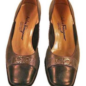 FERRAGAMO PUMPS, BROWN CALF PATENT AND PEBBLE FINISH, Sz 8B, HEEL 1 3/8 inch,